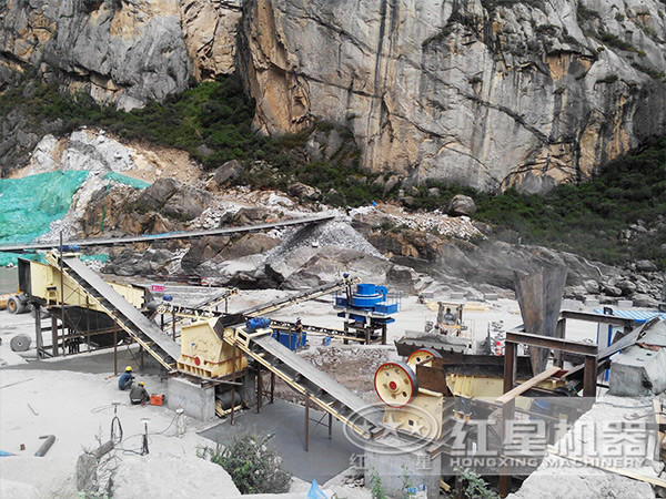 石英石破碎生产现场
