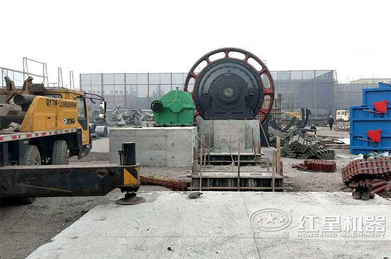 球磨机现场 球磨机现场