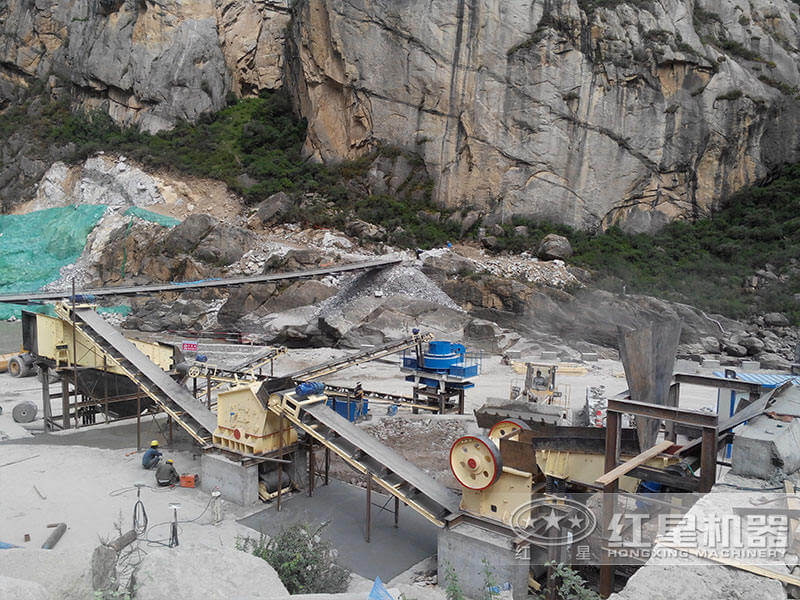 石灰石生产线碎石现场 石灰石生产线碎石现场